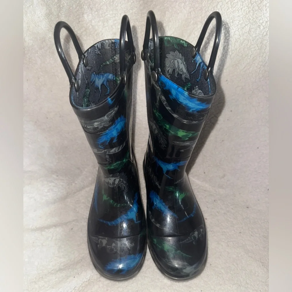 Western Chief Kids Dinosaur Light Up Rainboot | Size 13 | Black | Blue | Green |